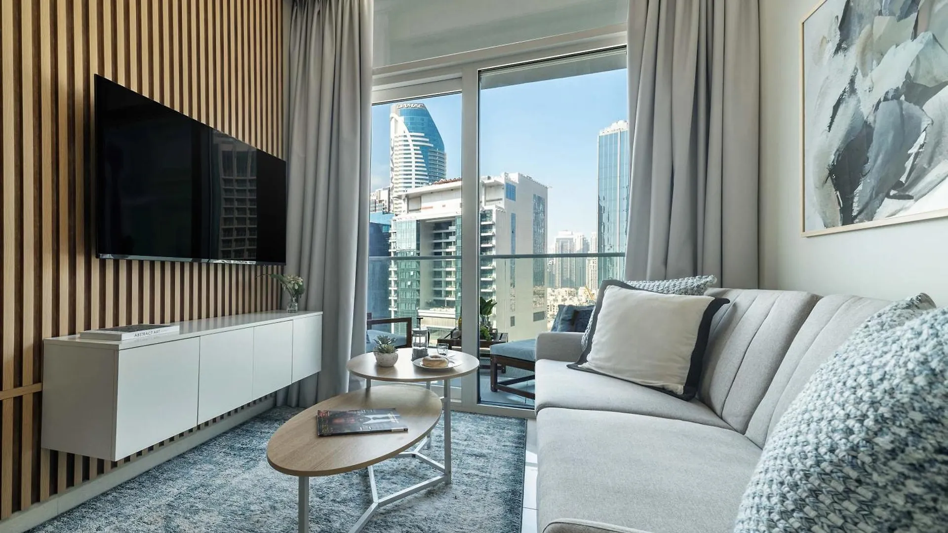 Frank Porter - Reva Residence Dubai United Arab Emirates