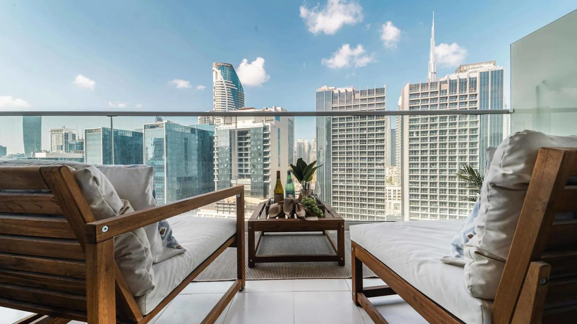 Frank Porter - Reva Residence Dubai United Arab Emirates