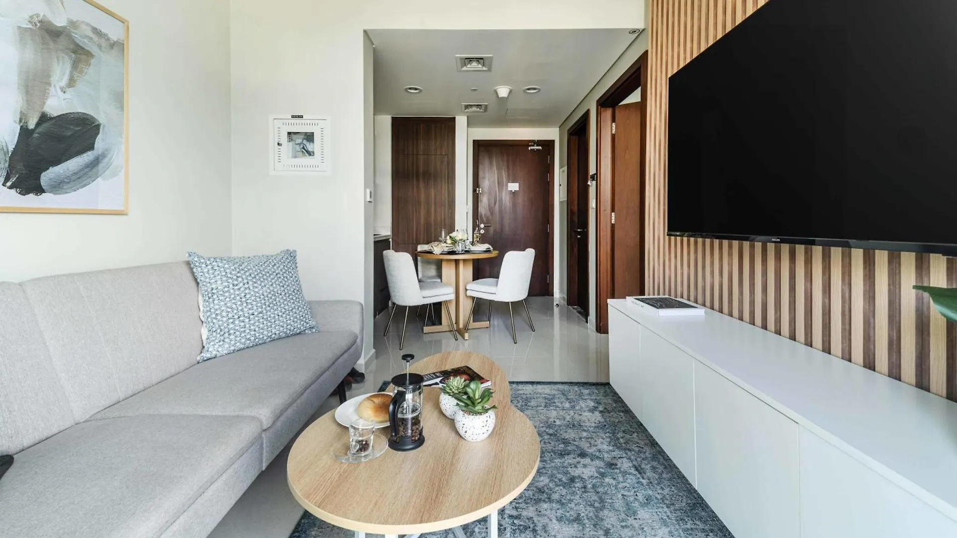 Frank Porter - Reva Residence Dubai 0*,