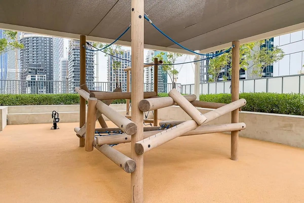 Frank Porter - Reva Residence Dubai