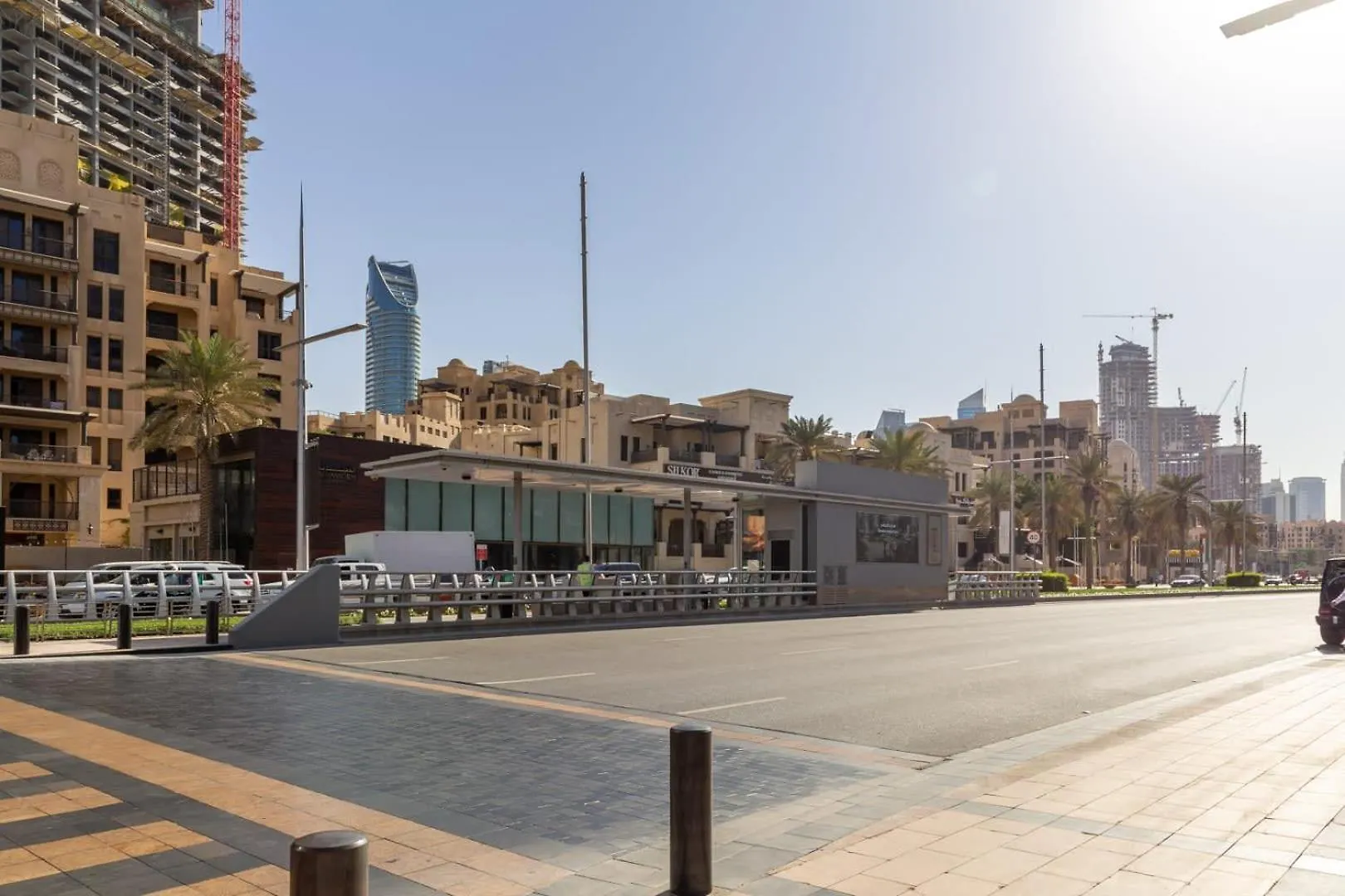 Frank Porter - Reva Residence Dubai Apartment